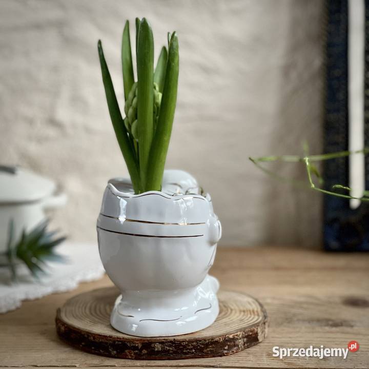 Osłonka porcelanowa z zającem wielkanocnym Waza