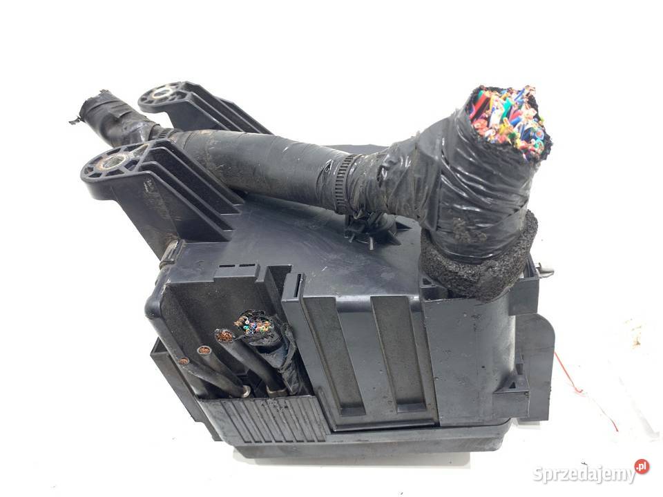 SKRZYNKA BEZPIECZNIKÓW MAZDA CX9 SUV 37 277