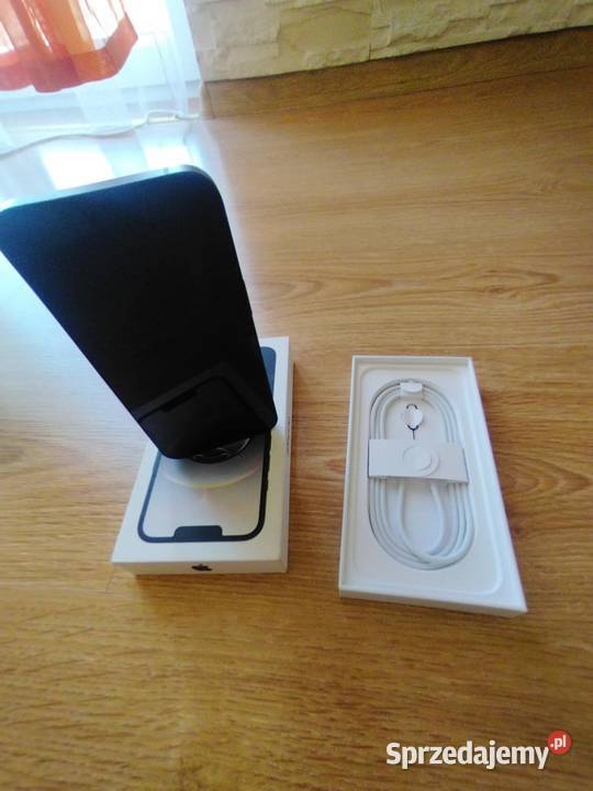 Fabrycznie nowy iPhone 16 nieużywany wypakowany
