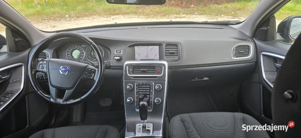 Volvo v60 zadbane bogata 2012 16 diesel automat