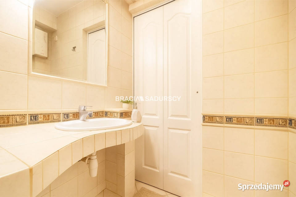 Sprzedam mieszkanie 333 metry 1pok Kraków małopolskie