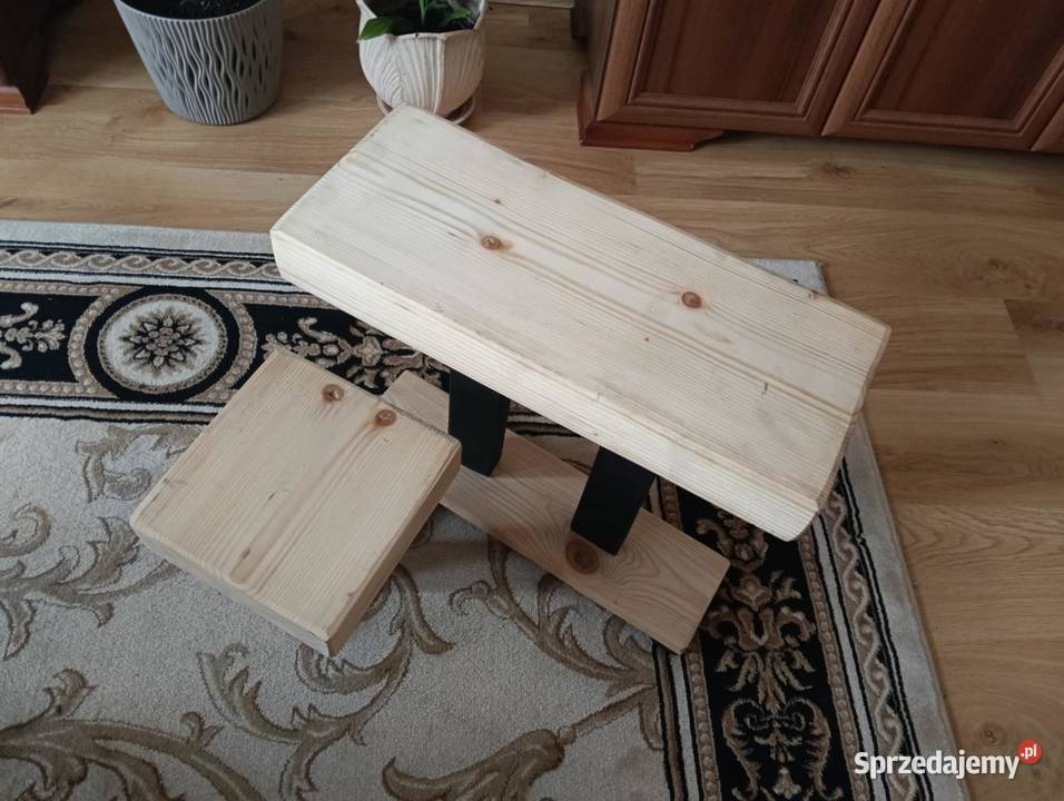 Kwietnikstojak w stylu loftowym drewniany kątowy Kwietniki Kielce