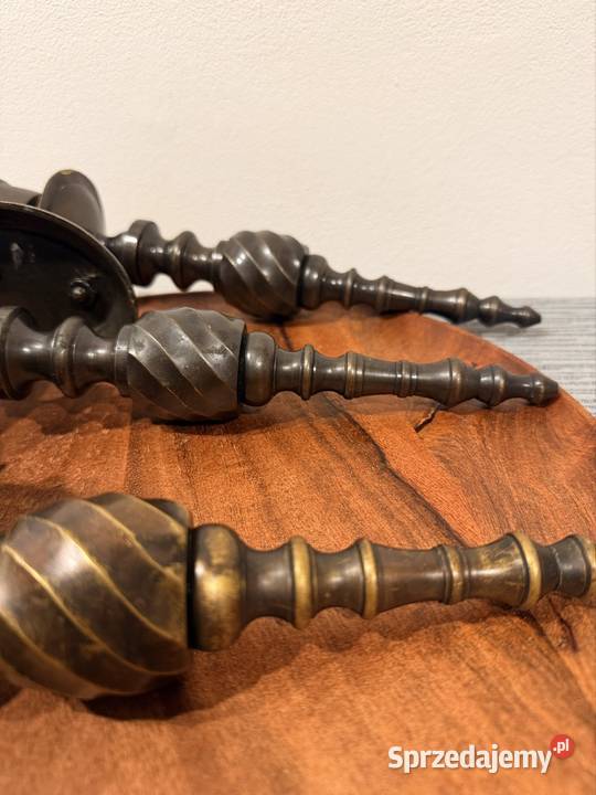 Mosiężne świeczniki Cybinka