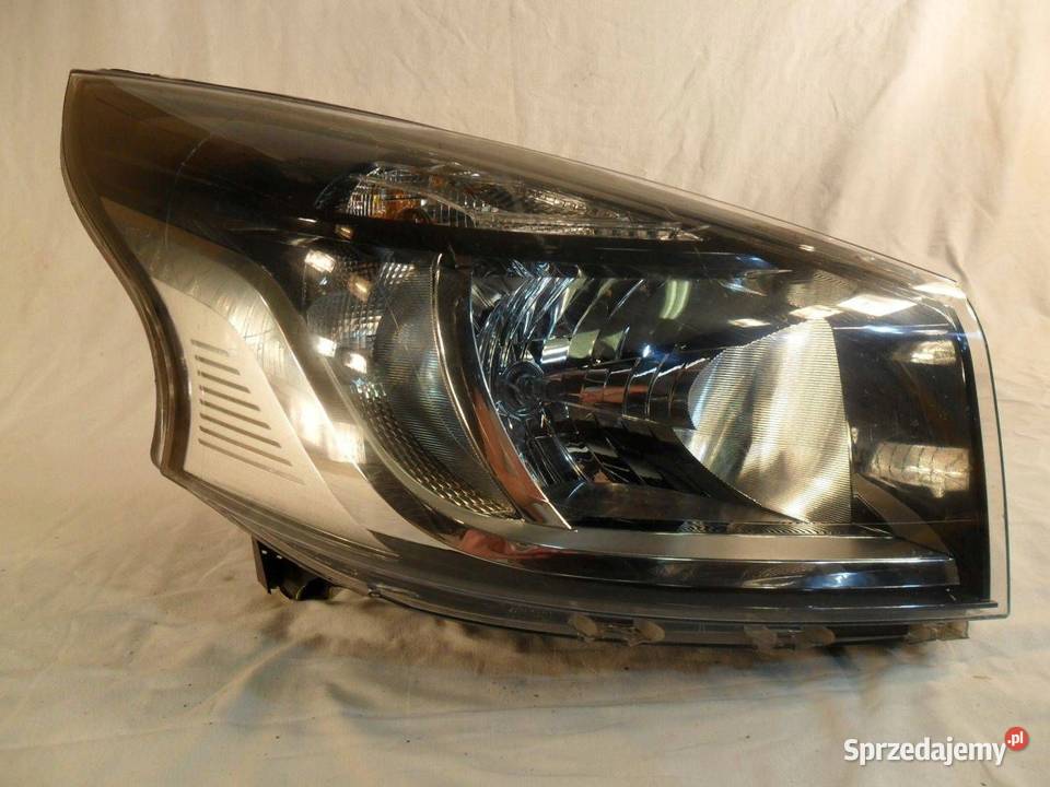 Reflektor Przód strona prawa Renault Trafic III osobowe wielkopolskie Nowy Tomyśl