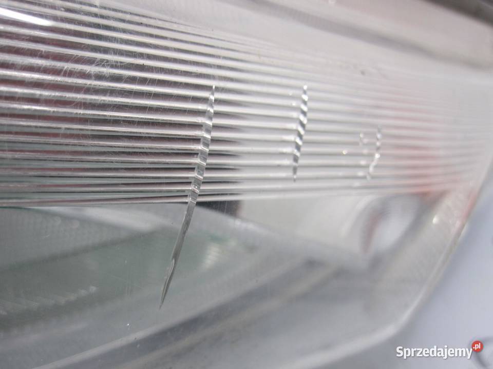 NISSAN JUKE 11r lampa prawa przód ANGLIK