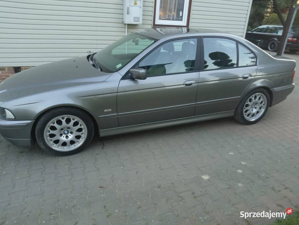 BMW E39 525i BENZYNA 192 2002r MANUAL 240 komputer pokładowy Lipsko