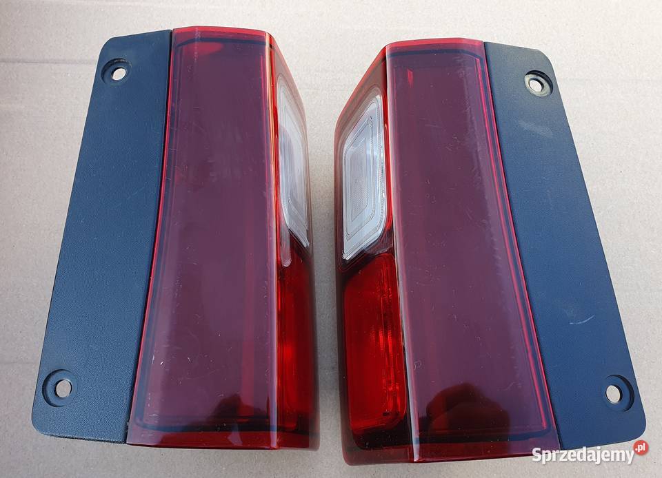 Trafic Vivaro Talento Lampa cofania tylna lewa Radom