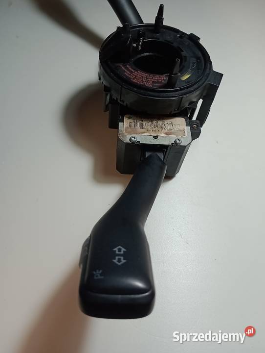 Przełącznik zespolony pod kierownicę