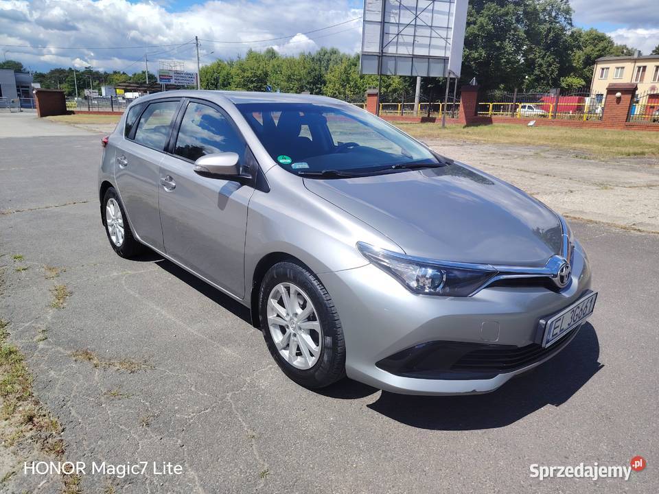 Auris 16 benzyna salon oryginał lakier 2X koła Łask