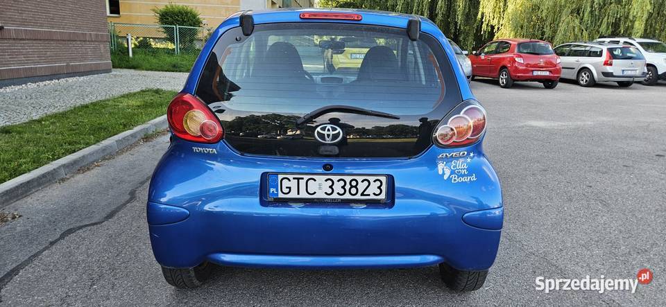 Toyota Aygo 10 VVTI 2011r stan bez korozji 160 niebieski Toyota Elbląg
