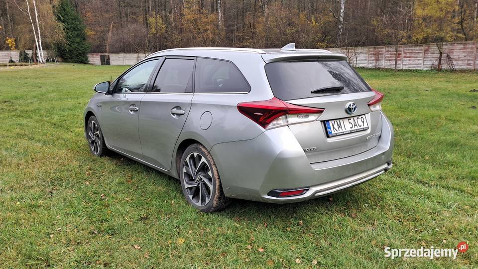 Toyota auris 18 benzyna hybryd 2016r Pietrzejowice