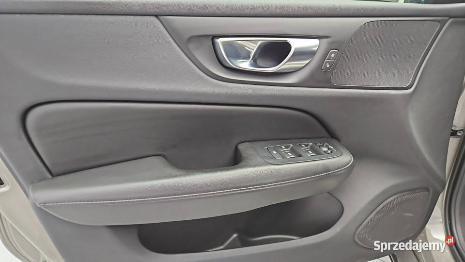 Volvo V60 B3 B Core aut Z Polskiego Salonu asystent pasa ruchu V60 Warszawa
