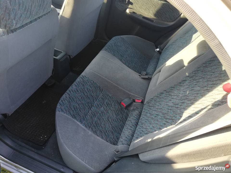 Nissan Almera n15 Klima LPG srebrny Konin