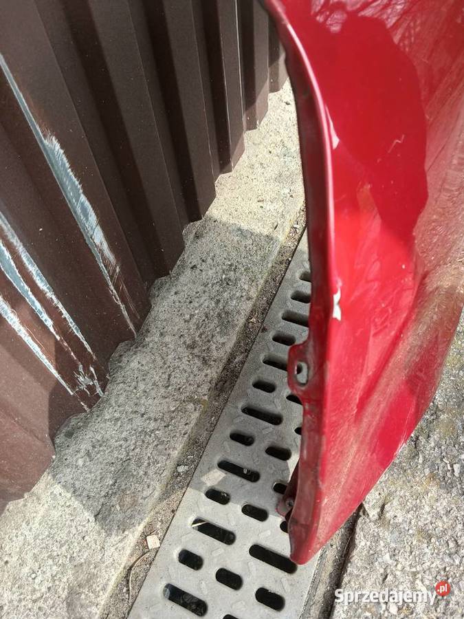 Sprzedam błotniki prawy i lewy osobowe Piekoszów