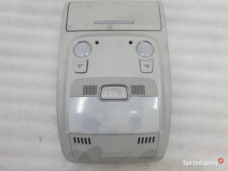 LAMPKA PODSUFITKI OŚWIETLENIE AUDI A4 B8