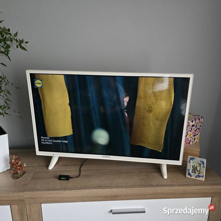 Telewizor 32 biały HITACHI 32HBC01W dekoder Koluszki