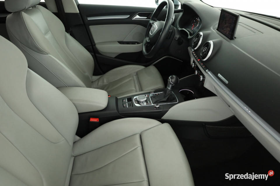 Audi A3 18 TFSI asystent pasa ruchu Piaseczno
