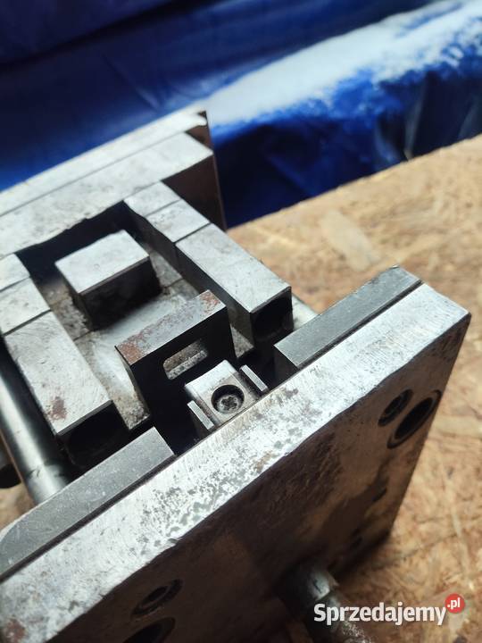 Przyrząd do wykrawania wkładki zamka Zamki, wkładki Budowa wielkopolskie Ostrów Wielkopolski