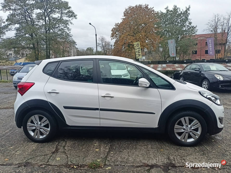 Hyundai ix20 wersja CROSS niski przebieg zadbane immobilizer