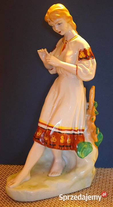 Dziewczyna wróżąca z płatków figurka porcelanowa Chełmno