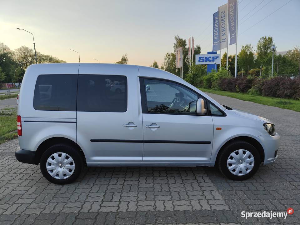 Syndyk sprzeda Volkswagen Caddy 16 TDI 2012r sprzedam