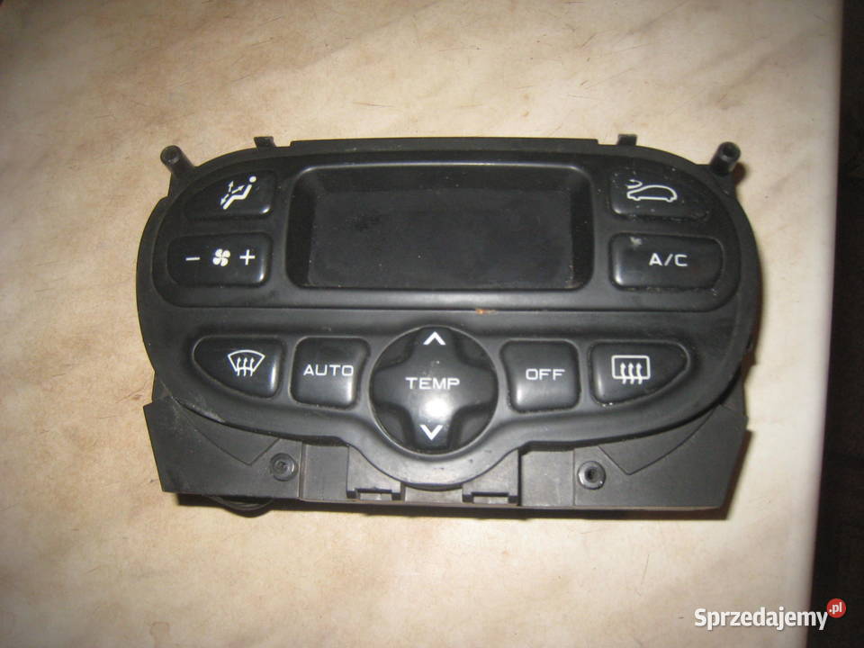 Panel sterowania nawiewów klimatyzacji Rok produkcji 2004 Panele sterowania, przełączniki Kraków