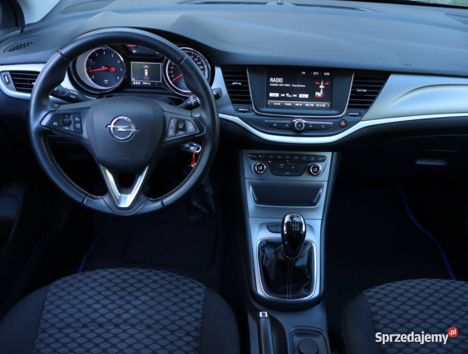 Opel Astra 14 T manualna