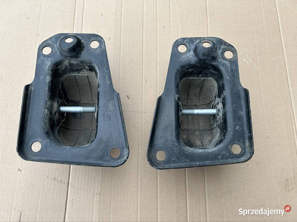 Wspornik wahacza prawy tył Touran 1K0505130J osobowe Pozostałe pomorskie Chojnice