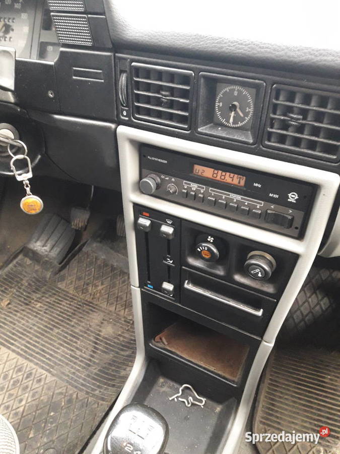 Radio samochodowe Opel Kadett Sprzęt audio fabryczny Oborniki