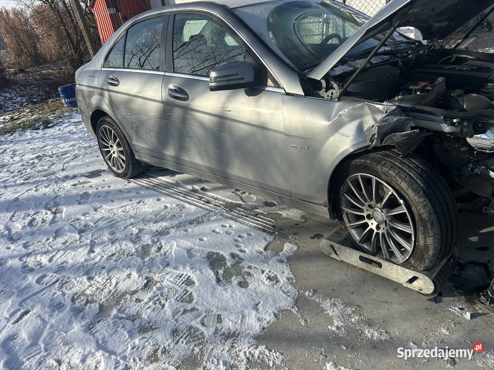 Mercedes c Klasak uszkodzony