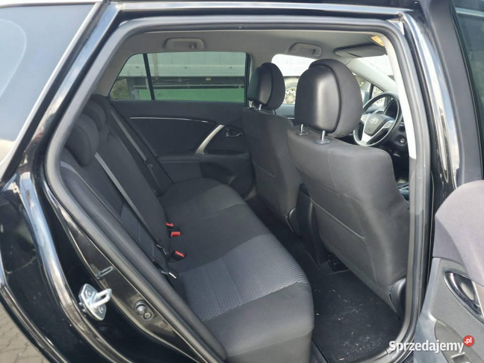 Toyota Avensis 18 Benzyna Serwisowany Gwarancja isofix Piekoszów sprzedam