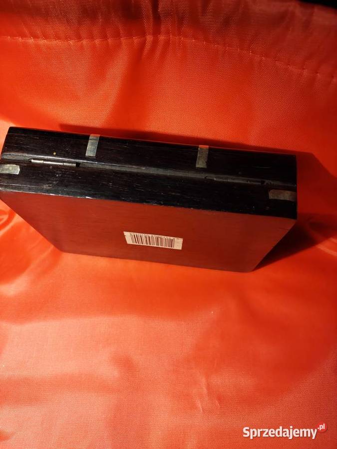 ozdobna Kasetka drewno i metal z 2 taliami kart sprzedam