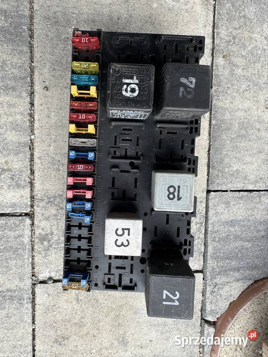 SKRZYNKA BEZPIECZNIKÓW VOLKSWAGEN GOLF II Dębica