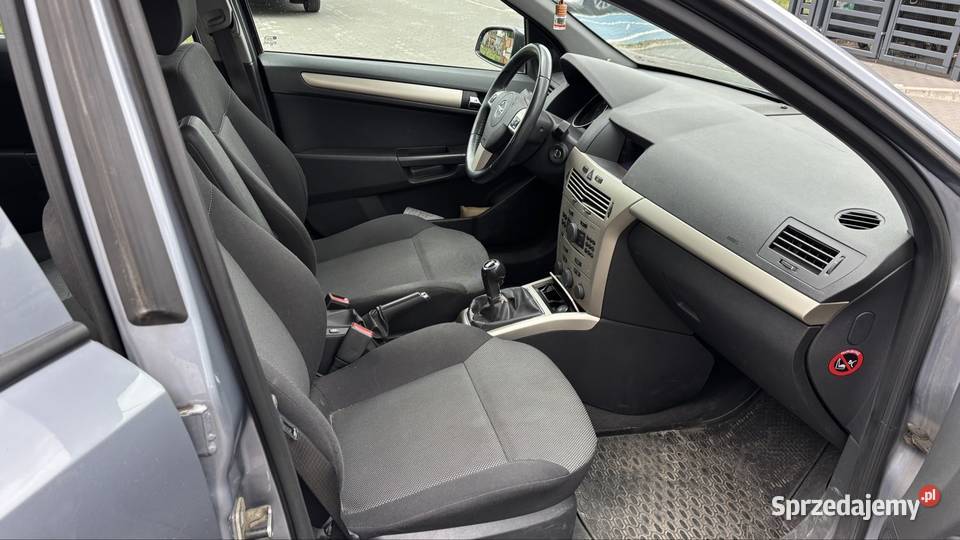 Opel Astra Kombi diesel 13 2008 pierwszy manualna