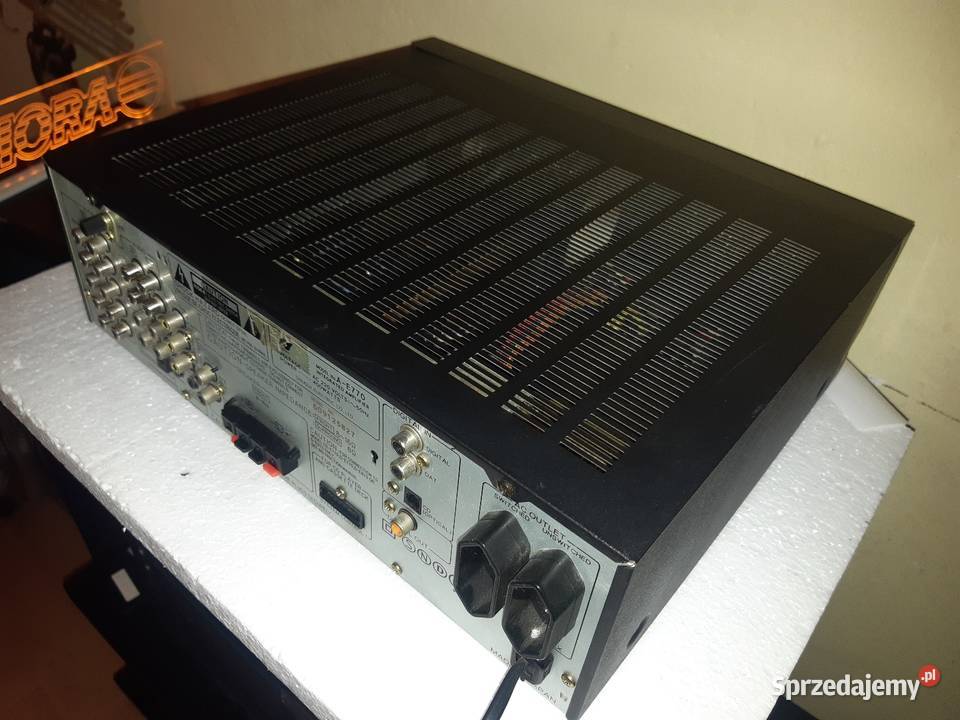 wzmacniacz cyfrowoanalogowy Sansui AE770