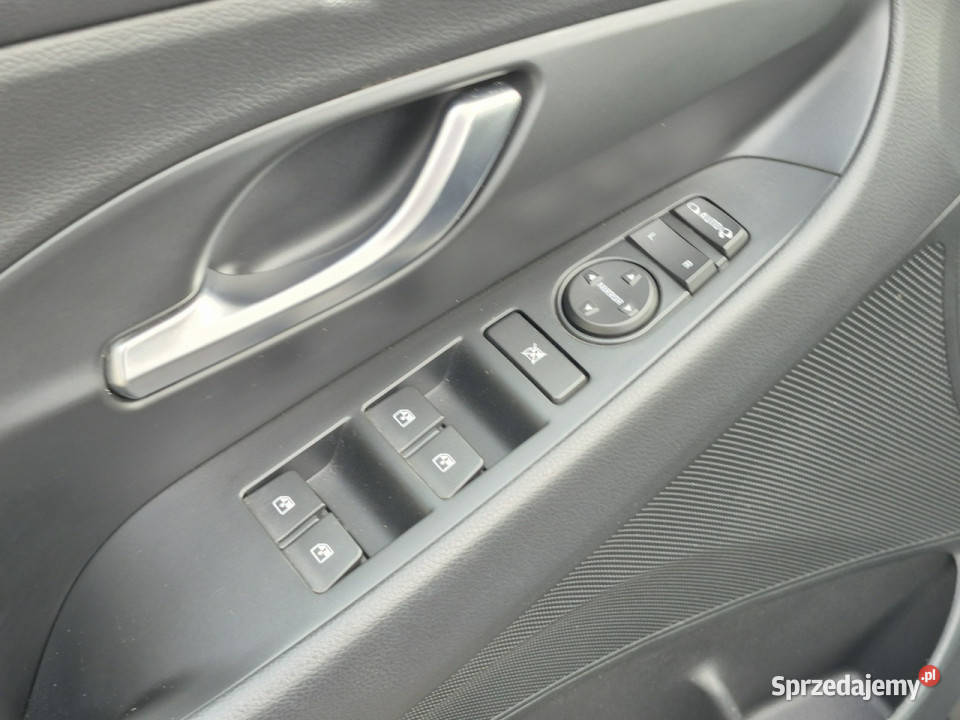 Hyundai i30 10 TGDI 6MT 120 WersjaSmart Pakiet światła LED