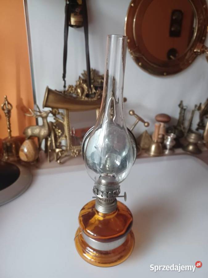 Naftowa lampa z czasów PRL