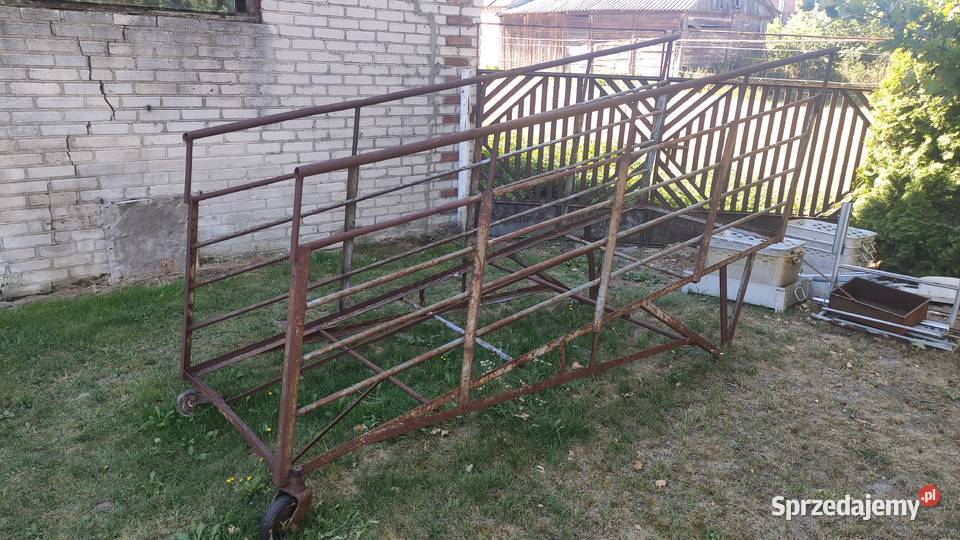 Rampa pochylnia najazd zwierząt hodowlanych koni