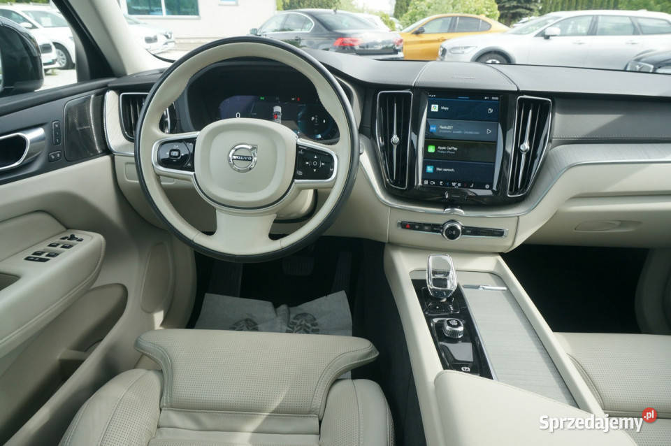 Volvo XC 60 B5 B AWD 250 Ultimate Bright Salon