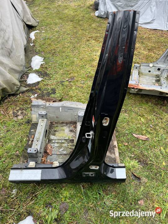 Słupek środkowy lewy Suzuki Vitara III 201525 osobowe Brzesko