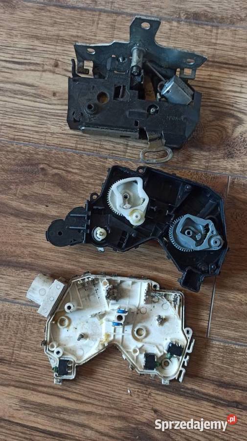 Zamek tylny tył klapy drzwi bagażnika Land Rover Rzeszów