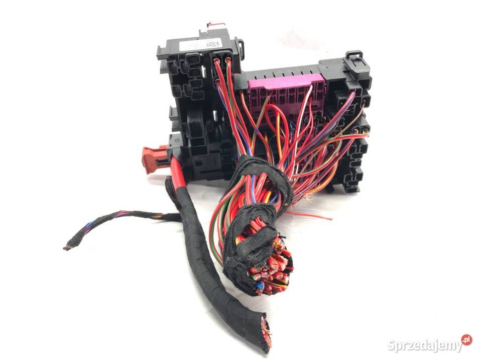 SKRZYNKA BEZPIECZNIKÓW SKODA KAMIQ 2Q0937615A