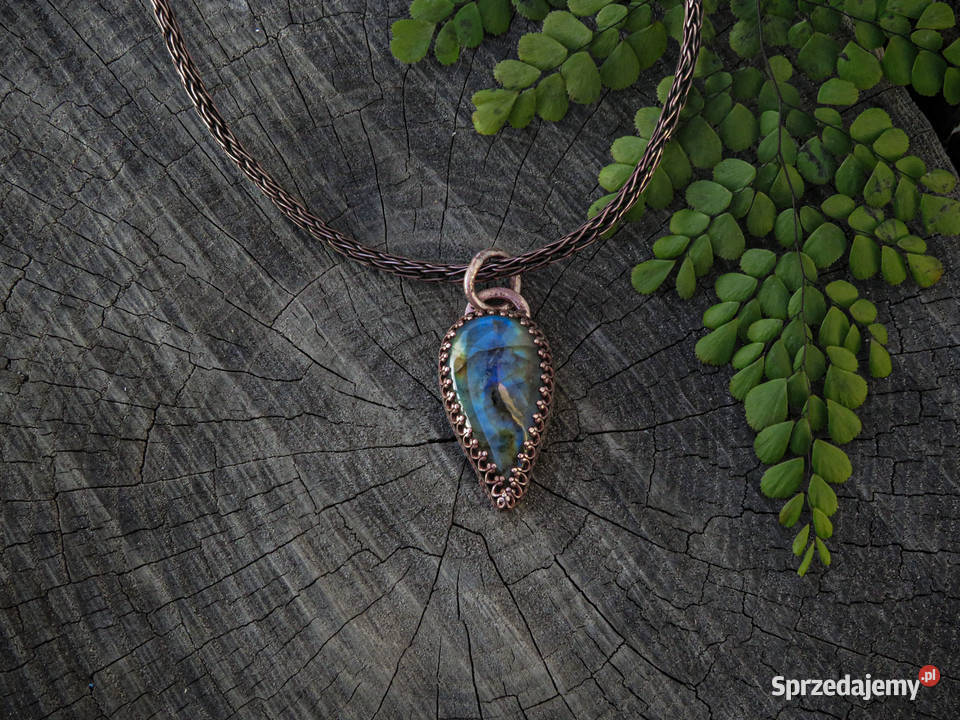 Miedziany wisiorek z labradorytem małopolskie Wieliczka