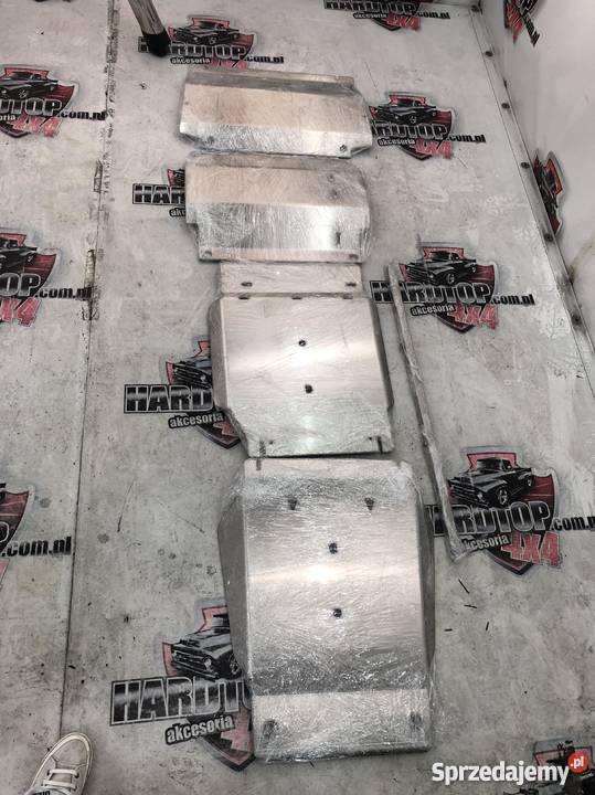 Osłona silnika Mitsubishi L200 2015 Części samochodowe