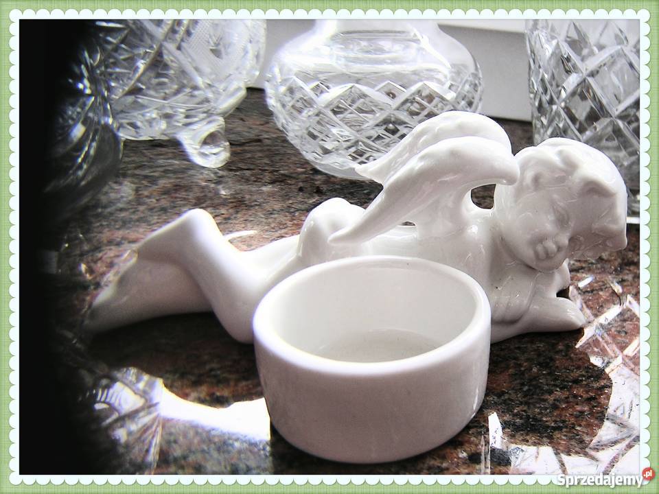 ceramiczna figurka aniolek swiecznik biały