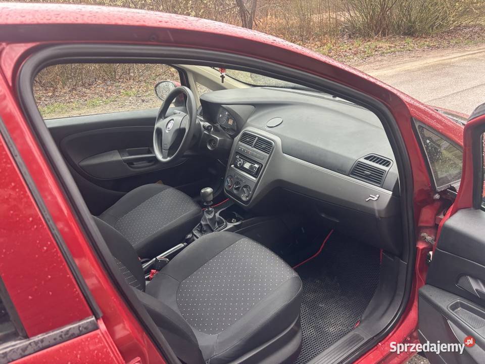 śliczny niezawodny punto z gazem