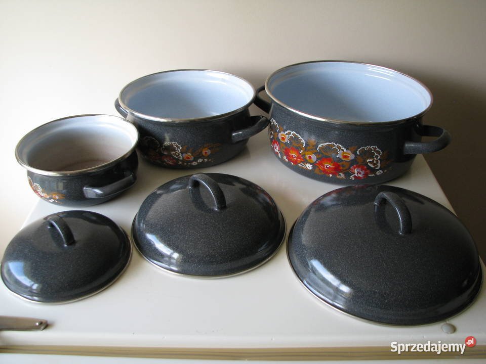 Solidne czeskie garnki emaliowane z czasów PRL z Brzegi