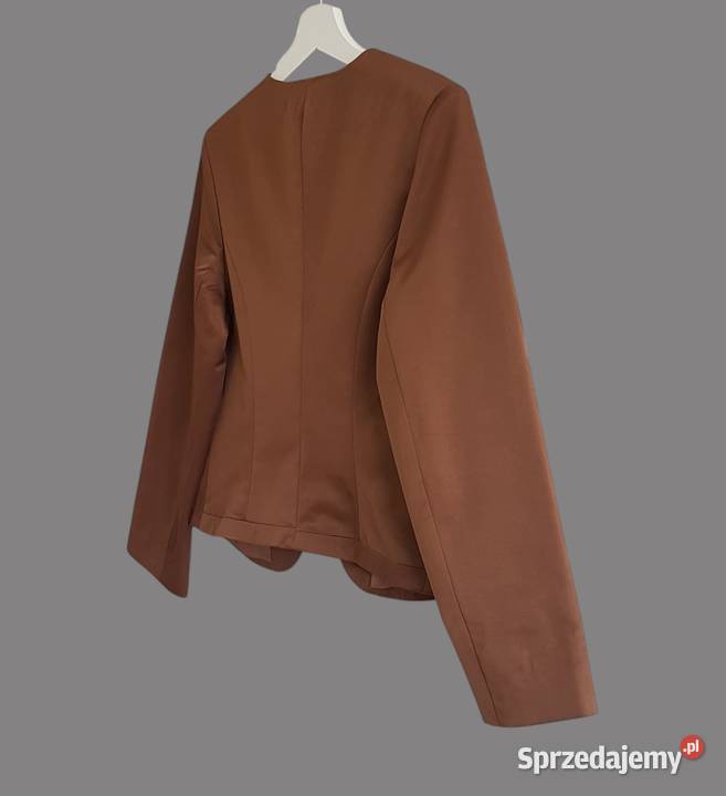 Damski elegancki brązowy żakiet z długim rękawem Chrzanów