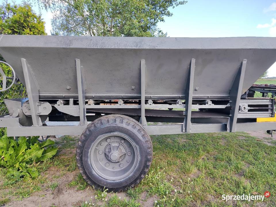 Rozsiewacz wapna RCW 3 remoncie nowa taśma nowa Rozsiewacze nawozów Radzyń Podlaski sprzedam