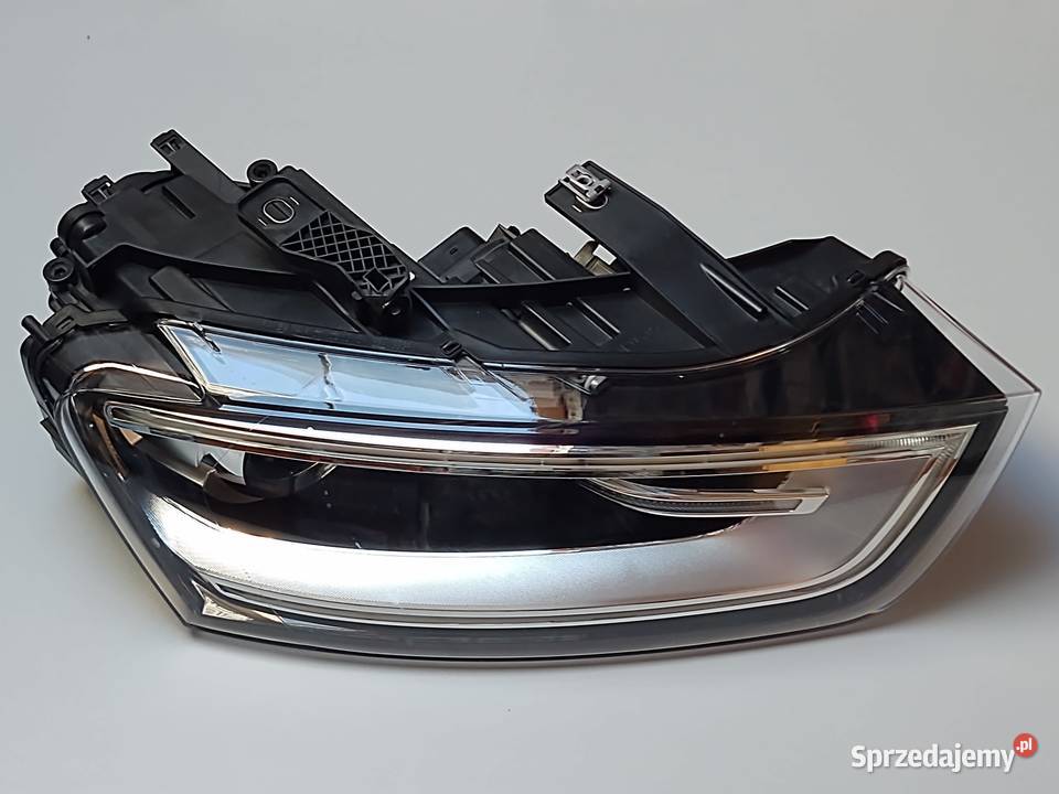 Lampa Prawa Przód BI Xenon Skrętna LED Audi Q3 Oświetlenie Wschowa sprzedam